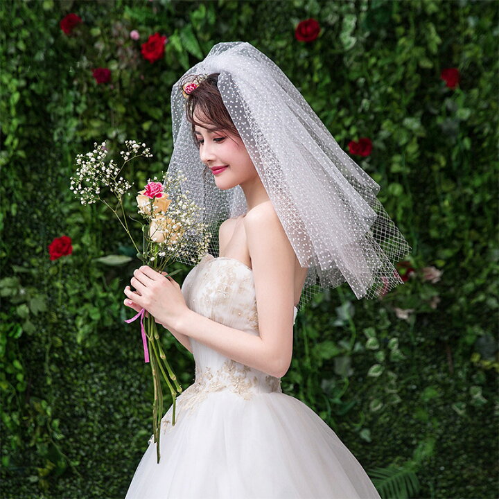 楽天市場 ブライダルベール 咲いたお花 ウェディングベール 美しい花嫁 結婚式 披露宴 セミロング ふわふわ ベールアップ ベールダウン ロマンティック オフホワイト プリンセス 優雅 ビンテージ 海外撮影 旅行結婚 撮影道具 50 60cm Unique Weddings