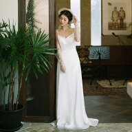 海外挙式ドレス 結婚式 ロングドレス 花嫁 ウェディングドレス シンプル 高級感 吊りスカート ブライダル…