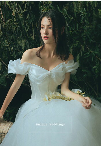 楽天市場 ウェディングドレス Wedding Dress 花嫁 プリンセスドレス フォーマルドレス 結婚式 ブライダル 二次会 挙式 ロングドレス プリンセスラインドレス ビンテージ ロイヤル セミオーダー 編み上げ Unique Weddings