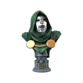 Diamond Select - Marvel Legends In 3D Dr Doom 1/2 Scale Bust 送料無料