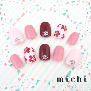 くすみカラーの小花柄ネイル michinail ネイルチップ ミチネイル ネイル つけ爪 ハンドメイドネイル ショートネイル ニュアンスネイル ブライダルネイル 成人式ネイル