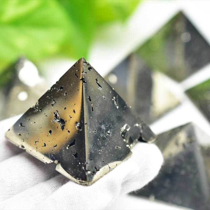 楽天市場】パイライト 黄鉄鉱 ピラミッド 置物 ◇約50mm・約180g～200g 