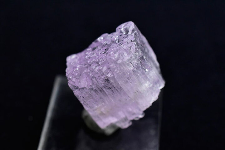楽天市場】クンツァイト リチア輝石 結晶 原石最高級【約11.7g 