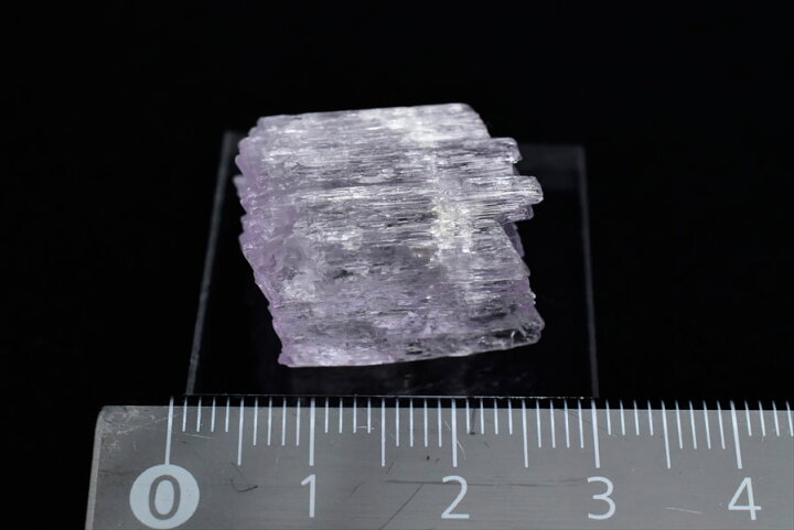 クンツァイトリチア輝石原石33.9g