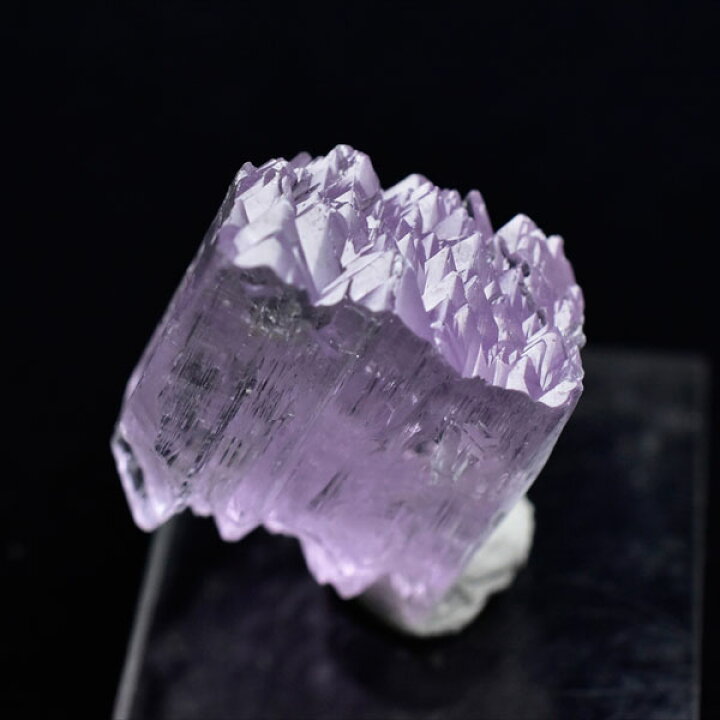 楽天市場】クンツァイト リチア輝石 結晶 原石最高級【約11.7g 
