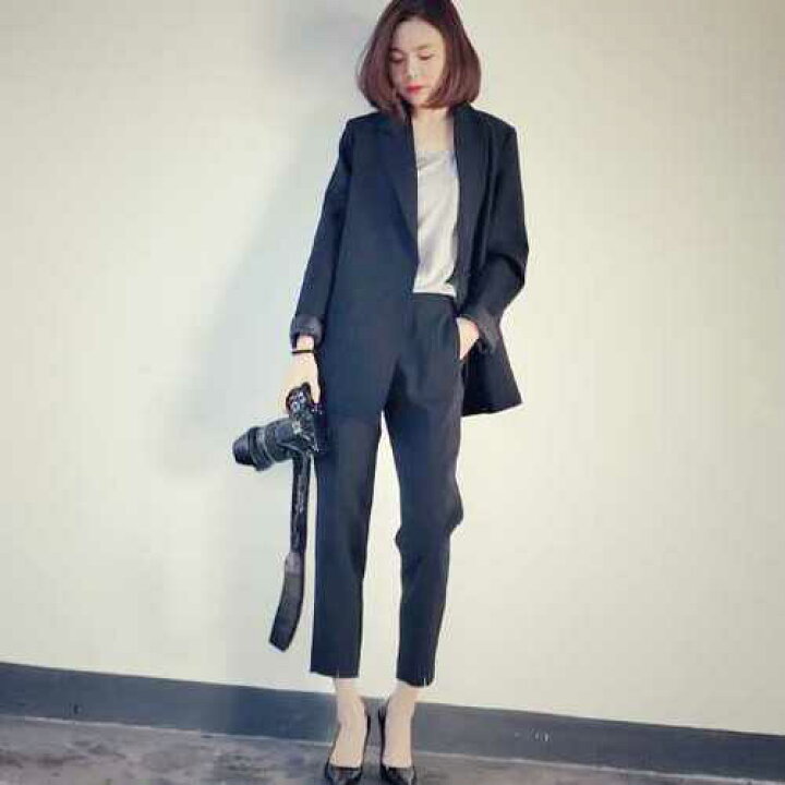 楽天市場 小さいサイズ 大きいサイズ 黒 レディース スーツセットアップ テーラードジャケット クロップドパンツ 2ピース 上下セット シンプル お洒落 こなれ マニッシュ 大人かわいい 結婚式 披露宴 ママフォーマル 入園式 卒園式 発表会 かわ小 かわ大 カジュドレ