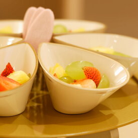 【花びら小鉢】漆器 木製 小鉢 おしゃれ 可愛い 上品 プチプラ 食器 ギフト プレゼント 母の日 内祝 結婚祝 引越祝 誕生日 引出物 インスタ映え インスタ ひなまつり インスタ映え