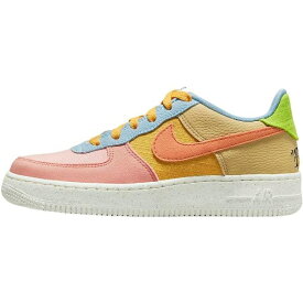 【送料無料+割引クーポン】【大人もOK（22.0-25.0cm）】 ナイキ Nike Air Force 1 LV8 Next Nature Shoes（Sanded Gold） 男の子用スニーカー 女の子用シューズ