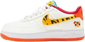 【送料無料+割引クーポン】【大人もOK（22.0-25.0cm）】 ナイキ Nike Air Force 1 LV8 Shoes（Sail/White/Univ Gold） 男の子用スニーカー 女の子用シューズ 子供靴