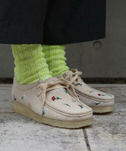 yBEAVERzCLARKS/N[NX@Wallabee Taupe Emb r[g[vGuC_[ fB[X