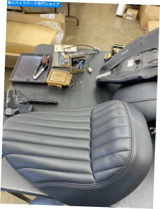 V[g 2018 - 2020n[[_rbh\FXBB SOSAIL STREET BOB OEMC_[\T[g52000264 2018 - 2020 HARLEY DAVIDSON FXBB SOFTAIL STREET BOB OEM RIDER SOLO SEAT 52000264