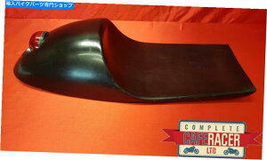 V[g ̒~CgBZgChX^C̃KX@ۂ̃JtF̃[T[̍ VINCENT WIDE STYLE FIBREGLASS CAFE RACER SEAT WITH BUILT IN STOP LIGHT IN BLACK