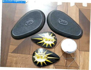 N[p[c oN̓mOƃNR^NLbvBSA B31j[pbhS񋟂܂B "BULK OFFER" BSA B31 Knee Pad Rubber With Monogram And Chrome Fuel Tank Cap.