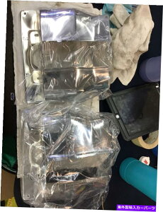 �N���[���J�o�[ Empi 8878 Chrome�V���O���|�[�g�V�����_�[�V�����E�h/�J�o�[VW�o�O�A�y�A�iR24�j Empi 8878 Chrome Single Port Cylinder Shrouds/Covers Vw Bug, Pair (R24)