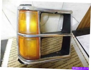 Headlight Covers ��q�̉E�w�b�h���C�g�h�A/�p�[�N�����v�t���J�o�[84-86 Caravan 554524 PASSENGER RIGHT HEADLIGHT DOOR/COVER WITH PARK LAMP 84-86 CARAVAN 554524�y���s�A���i�z