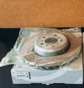 brake disc rotor M3 E93 E90 + M1 E82�̂��߂̃I���W�i��BMW�u���[�L�f�B�X�N���C�t�����g�E Original BMW Brake disc ventilated FRONT right for M3 E92 E93 E90 + M1 E82�y���s�A���i�z
