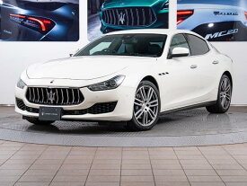マセラティ ギブリ ベースグレード [中古] 禁煙車 AT