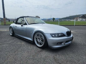 Z3 ベースグレード（BMW）【中古】 中古車 オープンカー ゴールド・シルバー 金色 銀色 2WD ガソリン