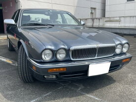 ダイムラー ダイムラー ダブルシックス [中古] 保証期間あり 1ヶ月 AT