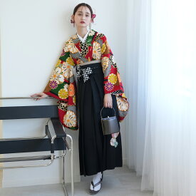 【レンタル】【JAPANSTYLE×中村里砂 袴 17点セット 日本製 赤とグリーンの菊づくし】二尺袖着物 はかま フルセット 卒業式 大学生 専門学生 レディース 女性 袴91-99cm（身長153-170cm）足袋プレゼント 重ね衿縫い付済 往復送料無料