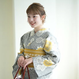【utatane×注染工房 日本製小幅生地使用 浴衣3点セット 上品グレーにひまわり】特選シリーズ 注染 本染め にじみ 手染め ぼかし フリーサイズ 浴衣セット（ゆかた・帯・下駄）ですぐお出かけ 日本製 国産 手縫い併用国内縫製 奈良の職人さんの手染め ブランド
