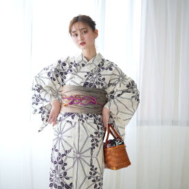 【utatane×注染工房 日本製小幅生地使用 浴衣3点セット 白地に濃紫の麻の葉と萩】特選シリーズ 注染 本染め にじみ 手染め ぼかし フリーサイズ 浴衣セット（ゆかた・帯・下駄） 日本製 国産 手縫い併用国内縫製 奈良の職人さんの手染め