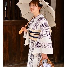 【utatane×注染工房 日本製小幅生地使用 浴衣3点セット 白地に紺の麻の葉と菊】特選シリーズ 注染 本染め にじみ 手染め ぼかし フリーサイズ 浴衣セット（ゆかた・帯・下駄）ですぐお出かけ 日本製 国産 手縫い併用国内縫製 奈良の職人さんの手染め