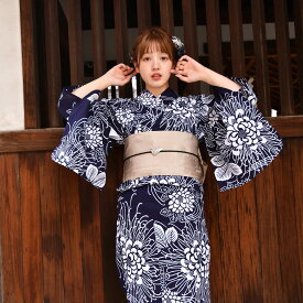 【utatane×注染工房 日本製小幅生地使用 浴衣3点セット 藍色に大輪の菊】特選シリーズ 注染 本染め にじみ 手染め ぼかし フリーサイズ 浴衣セット（ゆかた・帯・下駄）ですぐお出かけ 日本製 国産 手縫い併用国内縫製 奈良の職人さんの手染め