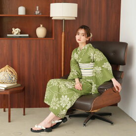 【utatane×注染工房 日本製小幅生地使用 浴衣3点セット 等間しじら 草色に露芝小菊】特選シリーズ 注染 本染め にじみ 手染め ぼかし フリーサイズ 浴衣セット（ゆかた・帯・下駄）ですぐお出かけ 日本製 国産 手縫い併用国内縫製 奈良の職人さんの手染め
