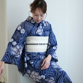 【utatane 有松絞り 浴衣3点セット 紺色に流水花】特選シリーズ 伝統工芸 国内縫製 手縫い併用希少 一生もの フリーサイズ 浴衣セット（ゆかた・帯・下駄）ですぐお出かけ 一度袖を通すと忘れらないガーゼのような至極の肌当たり