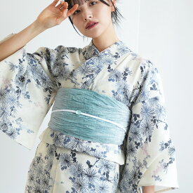 【ひよこ商店 高級変わり織 浴衣3点セット きなりに青藤色の連なる小菊】 人気着物ブランドの昭和レトロくすみカラー コットン100％ フリーサイズ 浴衣セット（ゆかた・帯・下駄）ですぐお出かけ ニュアンスカラーレトロ 上質 国産生地 国内染色