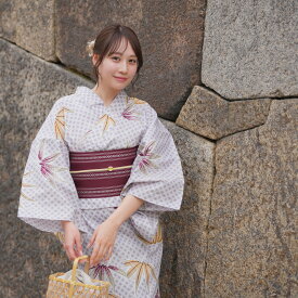 【utatane 高級変わり織 浴衣3点セット 淡藤色の切子紋と松】ここでしか買えない昭和初期アンティーク復刻版 フリーサイズ 浴衣セット（ゆかた・帯・下駄）ですぐお出かけ 上質 うたたね 国産生地 国内染色