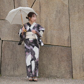 【70％OFF】【utatane 高級変わり織 浴衣3点セット かすれブラックに扇面】ここでしか買えない昭和初期アンティーク復刻版 フリーサイズ 浴衣セット（ゆかた・帯・下駄）ですぐお出かけ 上質 うたたね 国産生地 国内染色