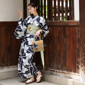 2026新作【utatane 浴衣 3点セット レディース 高級変わり織｜紺地にろうけつ寄せの古典花 錆青（フリーサイズ）】国産生地・国内染色｜希少図案を現代に復刻｜浴衣・帯・下駄付き