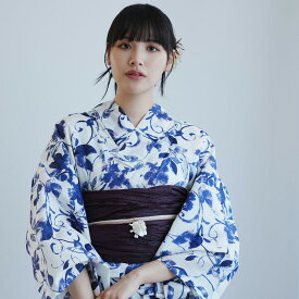 【高級変わり織 浴衣2点セット 白地にくすみネイビーの唐草小花】コットン100％ フリーサイズ 浴衣セット（ゆかた・帯）ですぐお出かけ 古典　レトロ