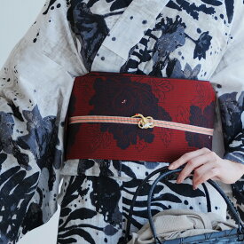 【utatane 博多織 小袋帯 長尺 正絹 リバーシブル 牡丹 レッド×ブラック】日本製 国産 本場筑前博多織 博多帯 半幅帯 細帯 紋小巾袋帯 本筑 シルク オールシーズン 浴衣 紬 小紋 着物 証紙付き