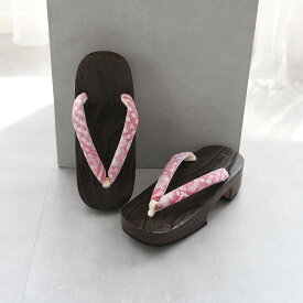 【utatane 高級桐下駄 有松絞り鼻緒 SSサイズ 高右近 焼】国産 日本製 げた 単品 伝統工芸有松絞り生地使用 徳島の下駄職人さんと滋賀の鼻緒職人さんの手仕事 浴衣はもちろん、足袋を履いて着物にも ひとつひとつ表情が異なるあなただけの1点物