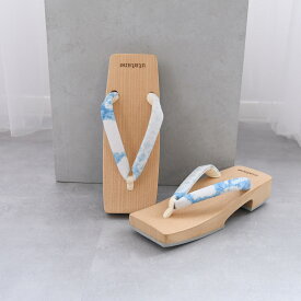 【utatane 高級桐下駄 有松絞り鼻緒 SSサイズ 約22〜23.5cm 角型右近 白木】国産 日本製 げた 単品 徳島の下駄職人さんと滋賀の鼻緒職人さんの手仕事 浴衣はもちろん、足袋を履いて着物にも ひとつひとつ表情が異なるあなただけの1点物