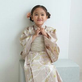 【ひよこ商店 kids 高級変わり織 子供浴衣3点セット 女の子 亜麻色に飛び回る雀】 男の子も着用可能 人気着物ブランドの昭和レトロくすみカラー こども浴衣セット ( ゆかた・帯・下駄 ) レトロ キッズ 国産生地 国内染色（全員プレゼント対象商品）
