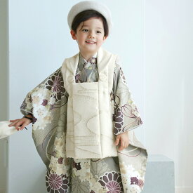 【ひよこ商店 kids 七五三 着物 3歳 男の子 ベレー帽つき被布フルセット クリーム金彩×翡翠の菊重ね】 人気着物ブランドの七五三お祝い着セット（被布コート・着物・重ね衿・長襦袢・半衿・信玄袋・雪駄・ベレー帽・足袋）レトロ 大正浪漫 3歳男子 子供 キッズ