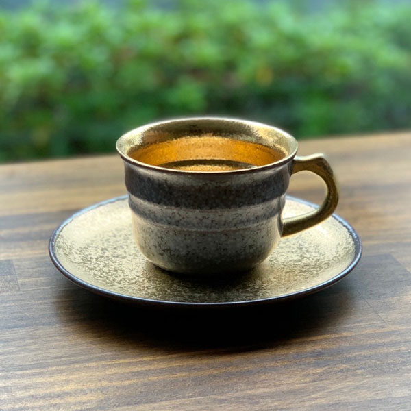 コーヒー碗皿 ギフト プレゼント 父の日母の日 コーヒーカップ 最大66％オフ！ 送料無料 金塗り 有田焼 日本最級