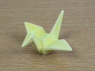 和食器 折り鶴箸置・イエロー 箸置き 置き物 上品なツル カラーバリエーション 小物 陶器