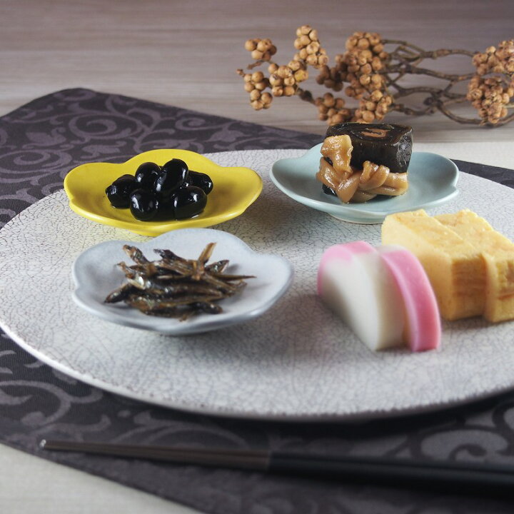 楽天市場 豆皿 ゆらり ライトブルー ホワイト イエロー 8 8cm お節 おせち料理 おせち料理 小皿 食器 花型 花 お花 かわいい ミニ 白 黄色 水色 おしゃれ カワイイ 可愛い パステルカラー テーブルウェア器彩人うつわさいと