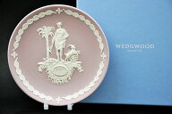 ウェッジウッド(WEDGWOOD)イヤープレート2026[スタンド(皿立て)付][プレートハンガー付]【正規品/新品】[…