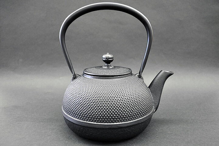 楽天市場】【送料無料】 南部鉄瓶【三笠形 アラレ】2リットル[南部 