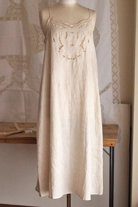 楽天市場 ネセセア Nesessaire カットワーク ドレス ワンピース ベージュ レディース リネン 麻 100 カットワーク 刺繍 生地 ロング丈 キャミソール ワンピース キャミワンピース 送料無料 ｖａｃａｔｉｏｎ