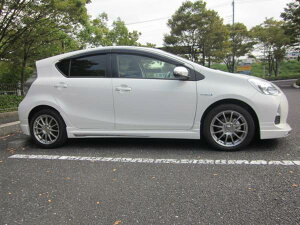 ANA AQUA O TChXJ[g H-STYLEyfnz TOYOTA g^ X|C[ p[c ABS O