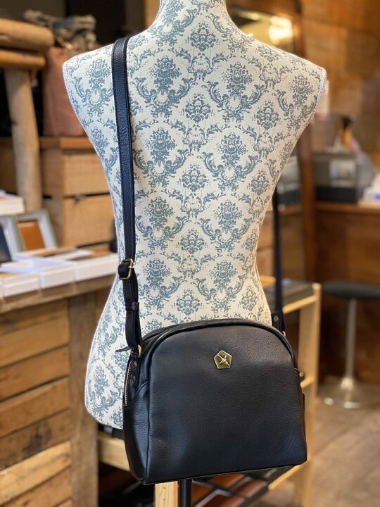 楽天市場】【Ain Soph（アインソフ）】撥水/防水&ミーリング加工牛革 
