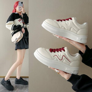 レディーススニーカー スニーカー 5cmヒール 上質素材 履き心地 履きやすい 滑りにくい スポーツシューズ 衝撃軽減 ウォーキング カジュアル 通学 通勤 軽量 柔らか 快適 20代 30代 40代 母の日