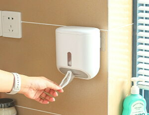 ラップホルダー 単品 ラップ収納ケース ラップ収納ボックス 壁掛け式 粘着式 シンプル ラップ シャワーキャップ 収納 保管 キッチン 台所 バスルーム お風呂 壁 取り付け 白 ホワイト